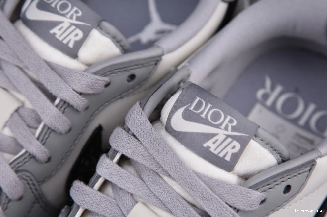 1 LOW shoe X CN8607-002 (DR OG box) JORDAN DR 0522